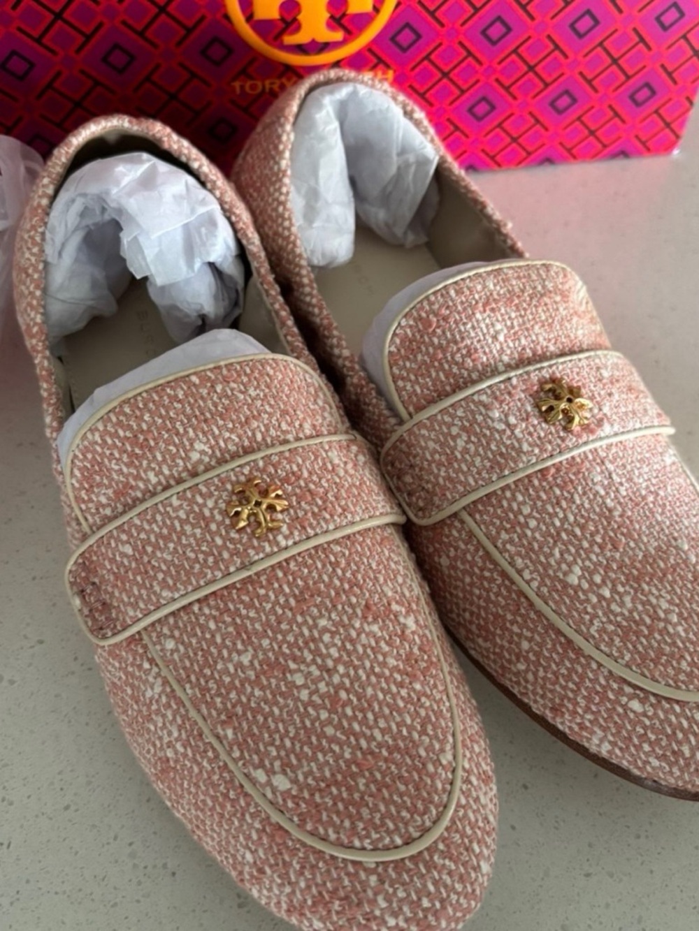 NEW stunning Tory Burch Blush Tweed Loafers with Gold Emblem